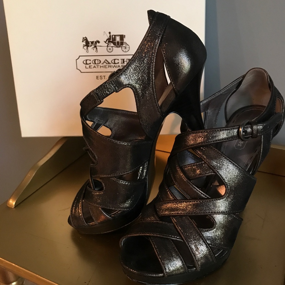 Shoes - Picture 2 of 3