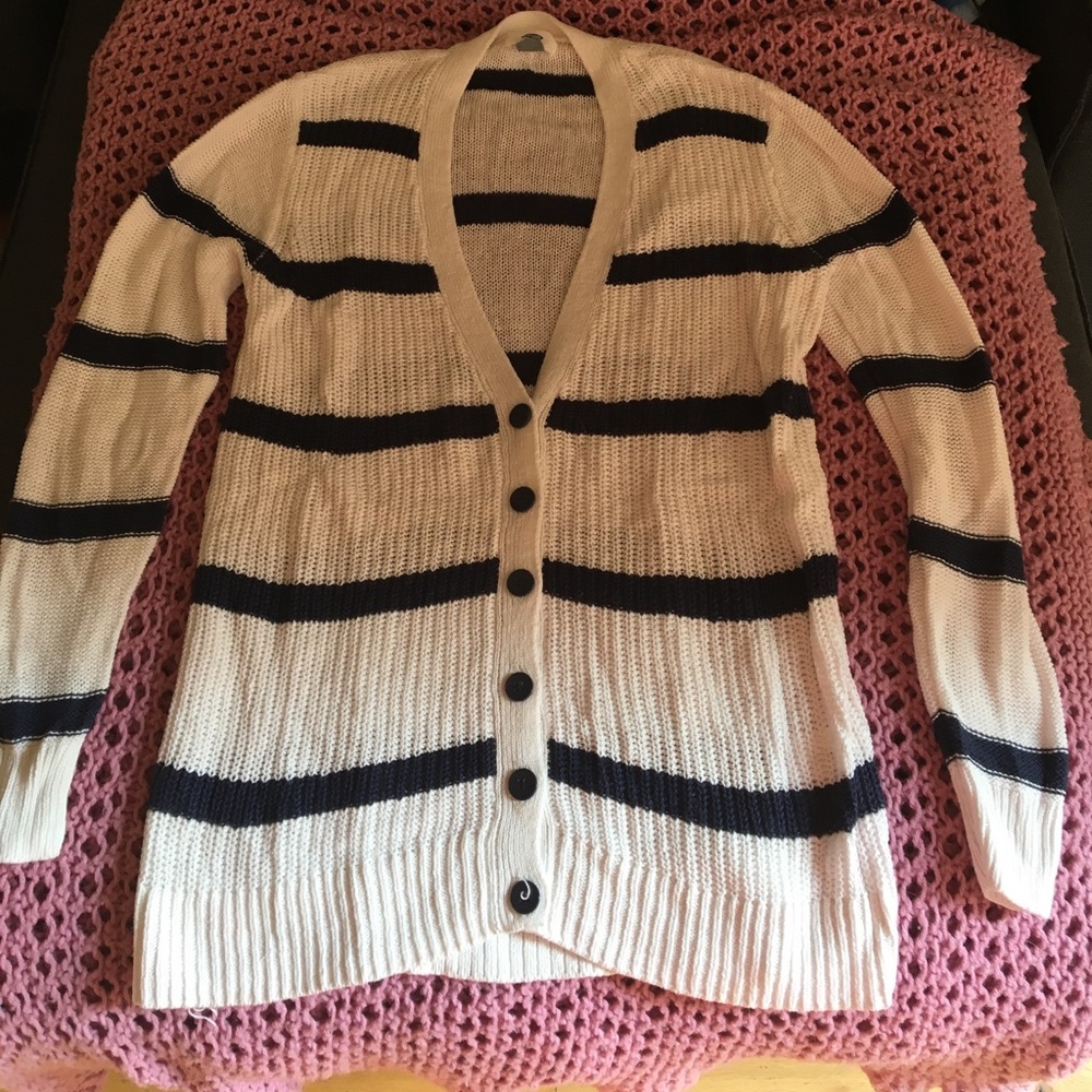 {Old Navy} V Neck Cardigan NWOT