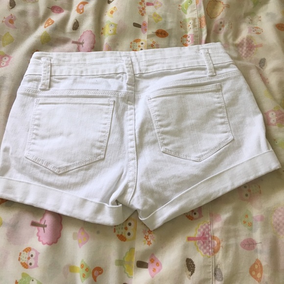 Candies white shorts - Picture 2 of 2