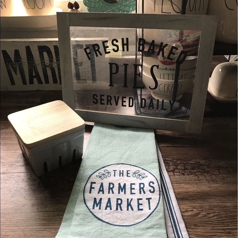 Fresh baked pies sign towels and berry basket