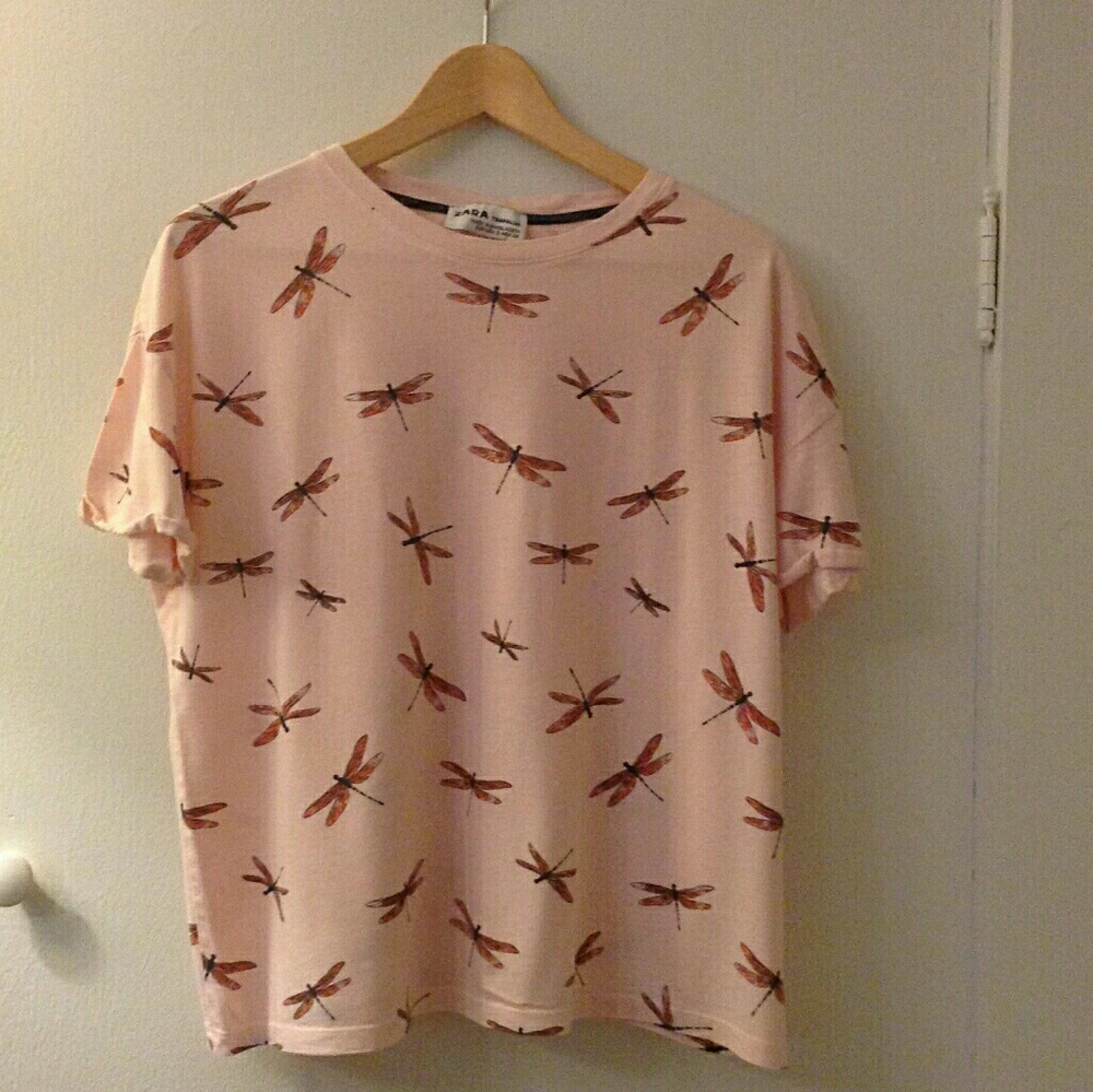👋 Closing today!!ZARA T-shirt