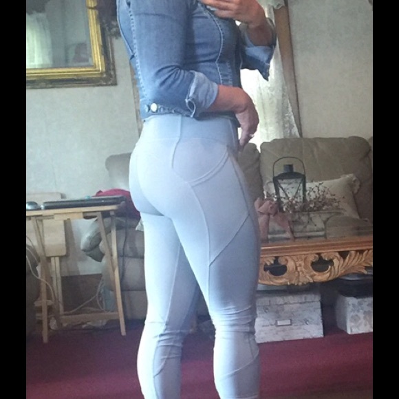 (SOLD) Lululemon ATRP Crop - Picture 3 of 7