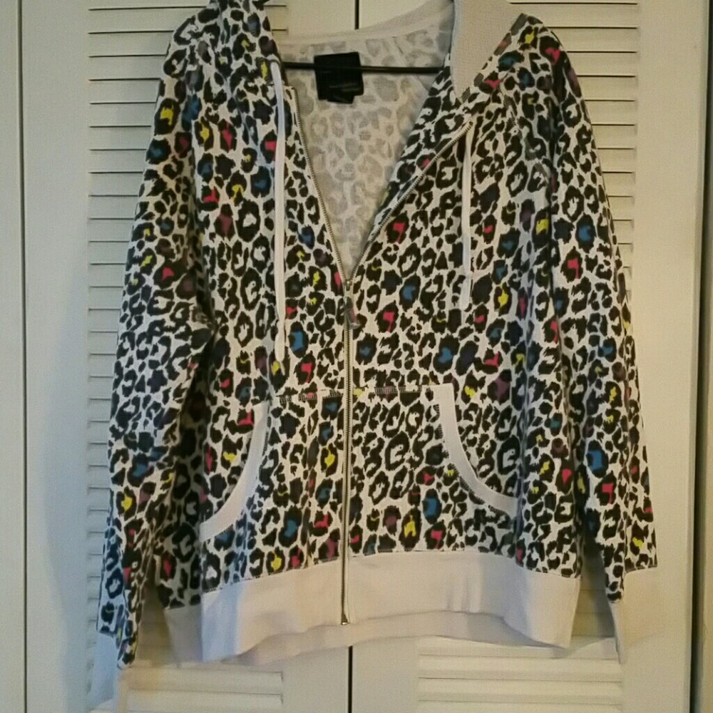 Leopard printed, hooded jacket