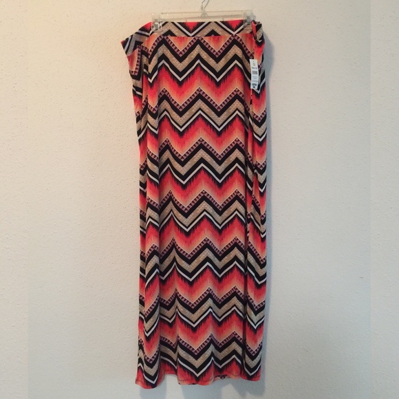 Super Cute Maxi Skirt! - Picture 2 of 3