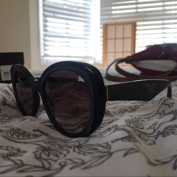 PRADA sunglasses?SALE ?will consider all offers main image 4