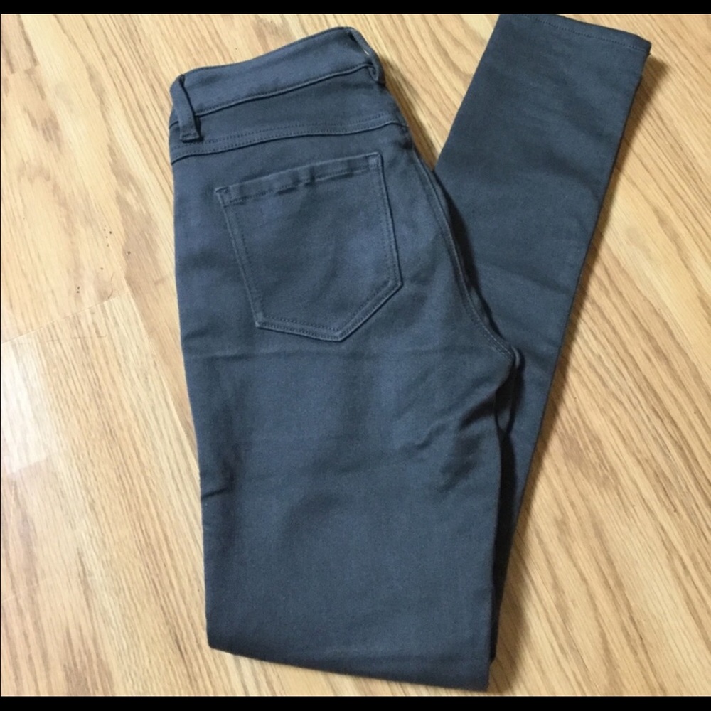 Cabi dark grey stretchy skinny jeans