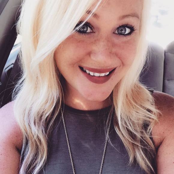 Meet your Posher, Carley - Picture 1 of 1