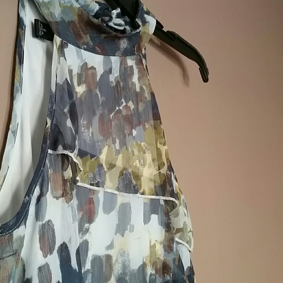 🌟Sleeveless Tiered Top🌟 - Picture 2 of 5