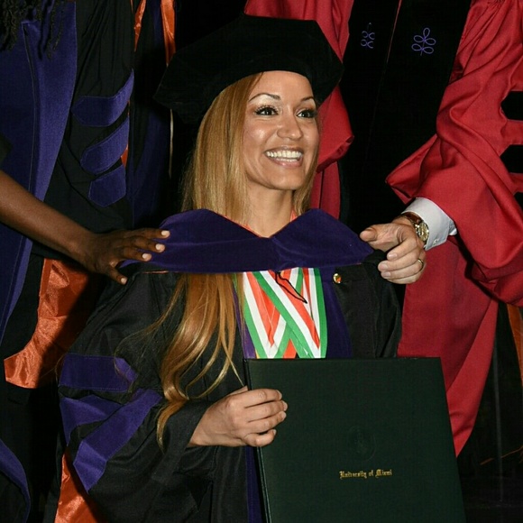 Meet your Posher, Janyl - Picture 3 of 8