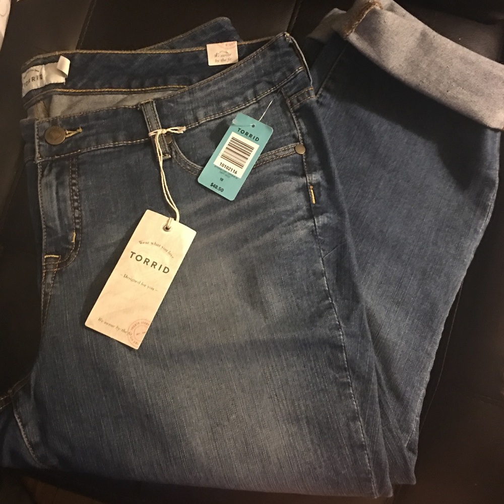 NWT Torrid Boyfriend Jeans Sz 18