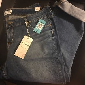 NWT Torrid Boyfriend Jeans Sz 18