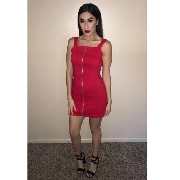 Red mini dress - Picture 1 of 2