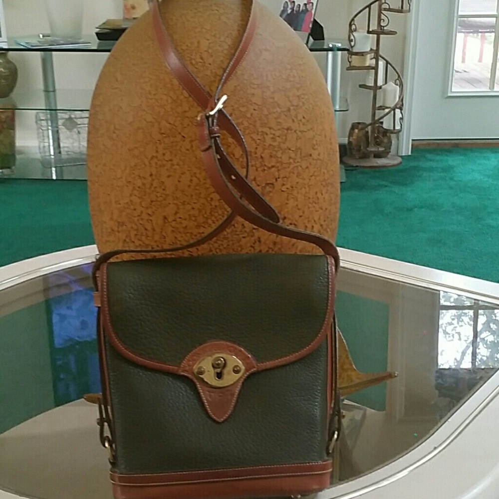 VINTAGE DOONEY & BOURKE HANDBAG