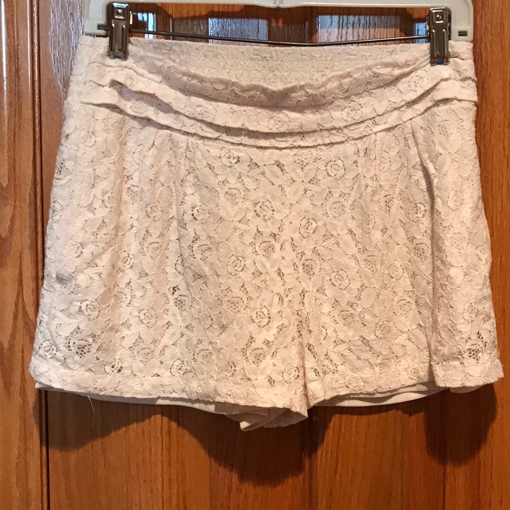 Medium white lace nice shorts