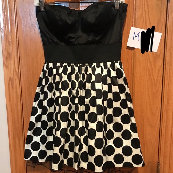 Elegant Black & white polkadot dress, size medium - Picture 1 of 2