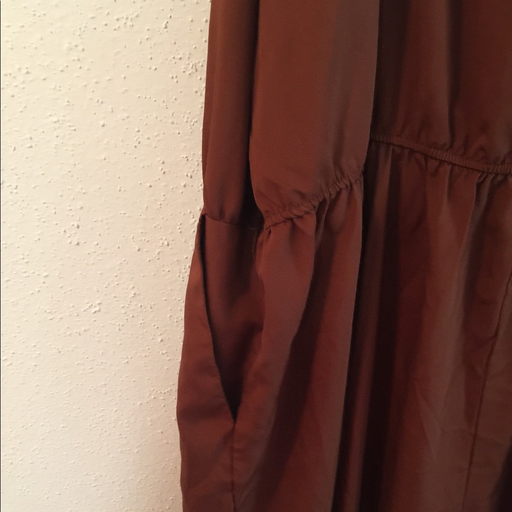 Comfty Brown Jumper 🔥 - Picture 2 of 4