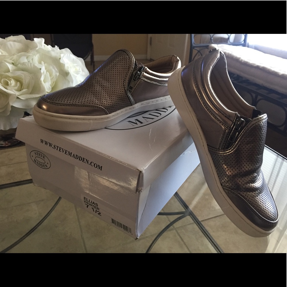 Steve Madden slip on tennis