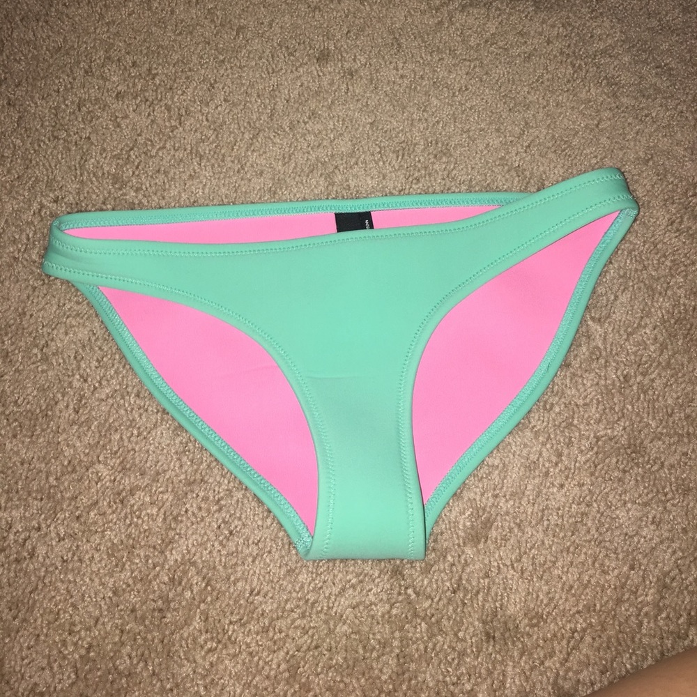 Bubble mint triangle bottoms