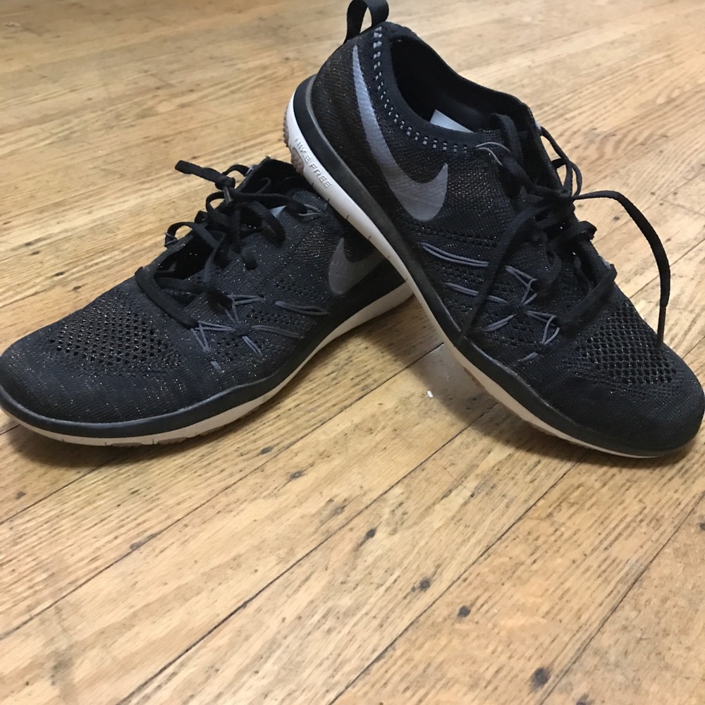 Size 9 Nike Focus Flyknit