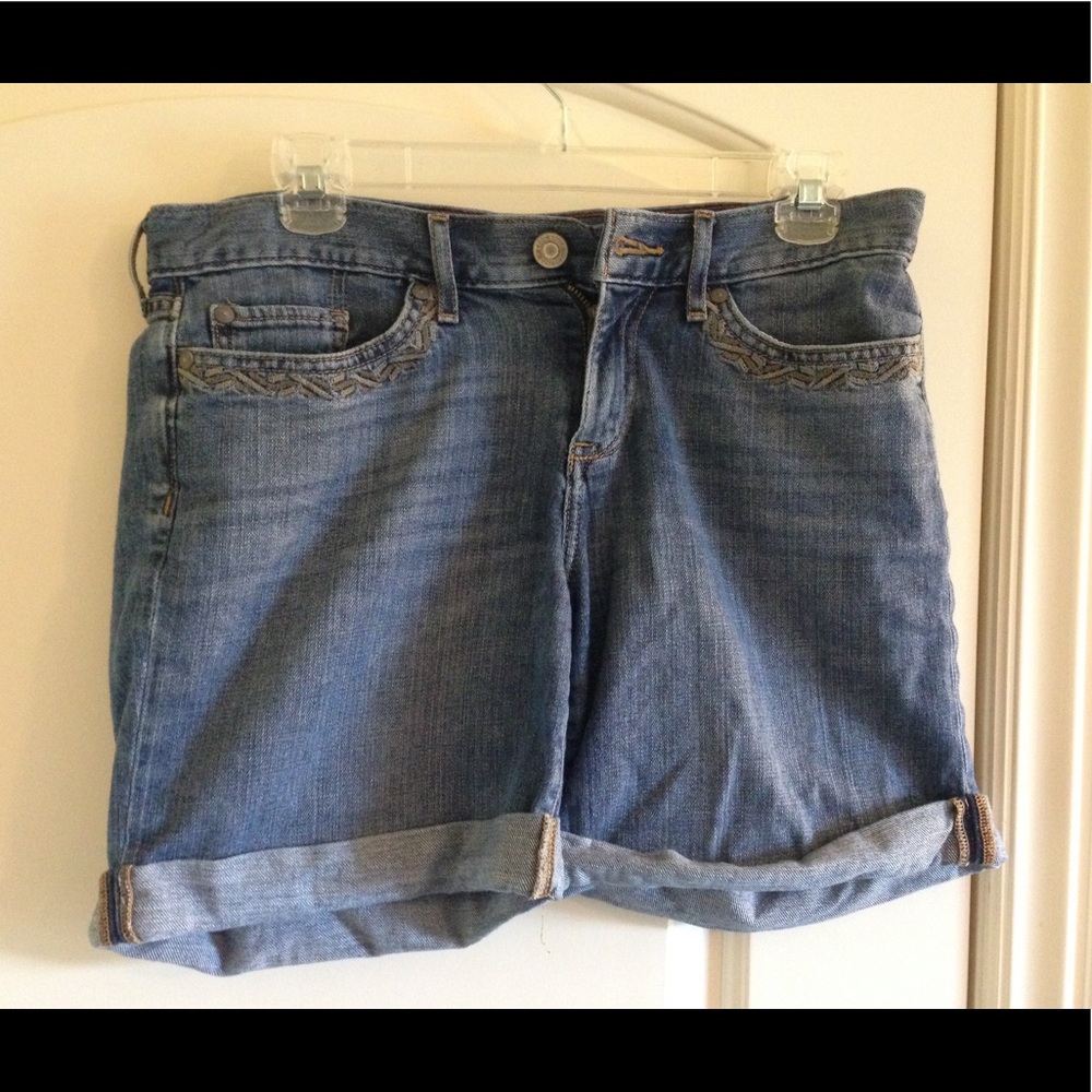 Cuffed boyfriend shorts