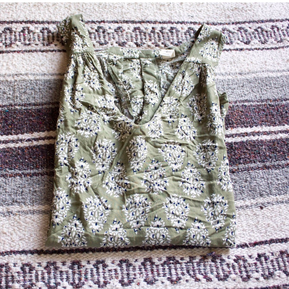 Tank - Picture 4 of 4