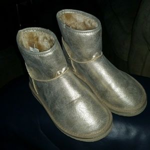 Girls gold boots