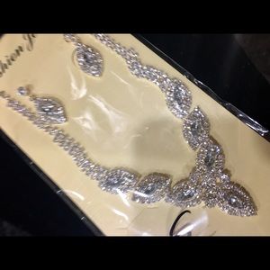 Necklace set silver tone rhinestone