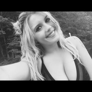 Meet your Posher, Madelynn