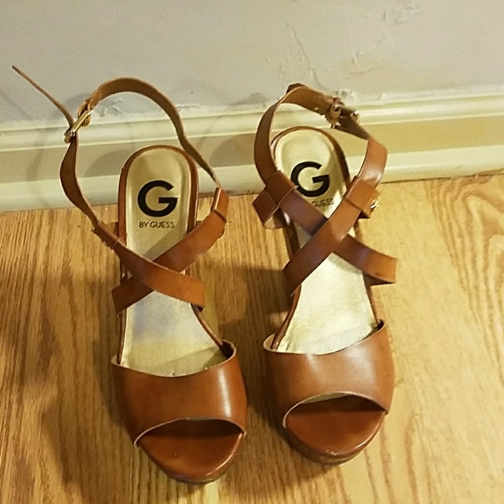 Guess camel block sandals