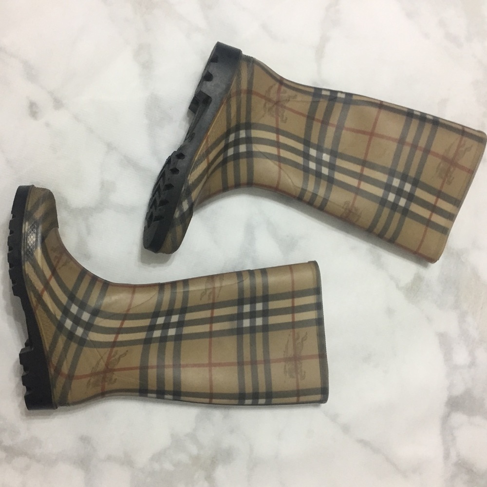 AUTHENTIC Burberry rain boots