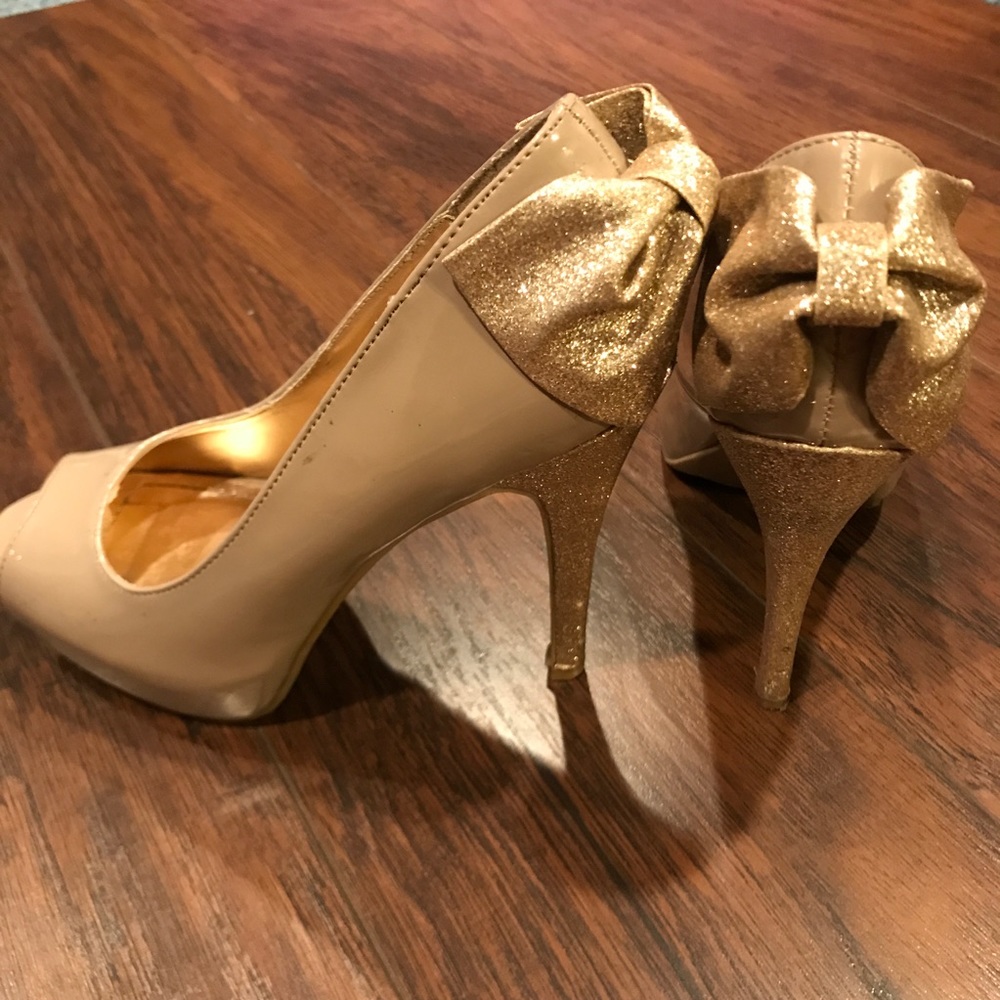 Steve Madden gold bow heels