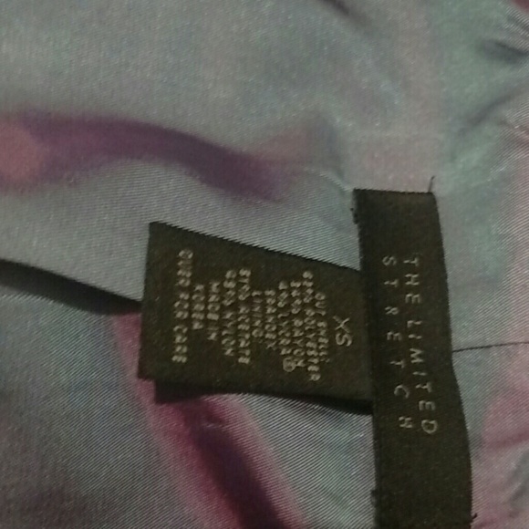 The Limit Suit Blazer. Like New Condition. No Flaw - Picture 2 of 4