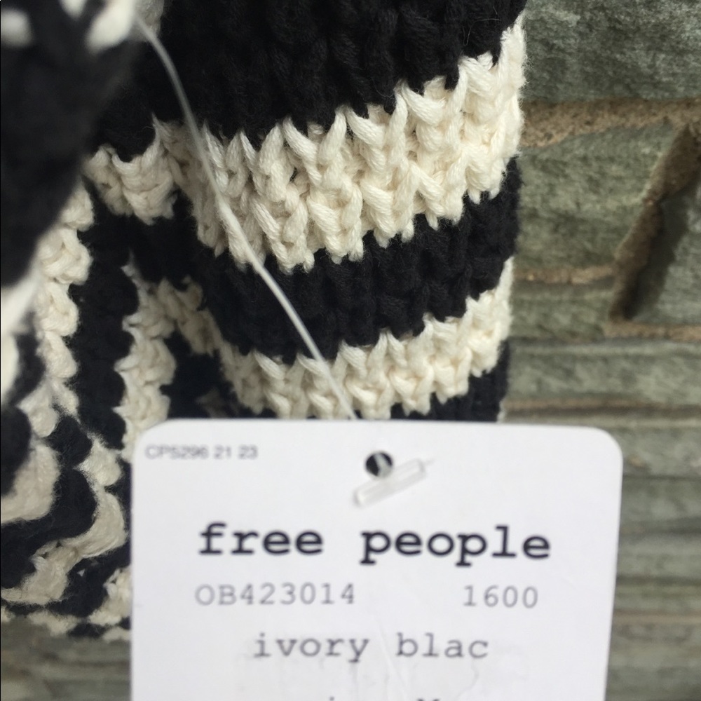 Free People At The Beach Pullover - Picture 4 of 7