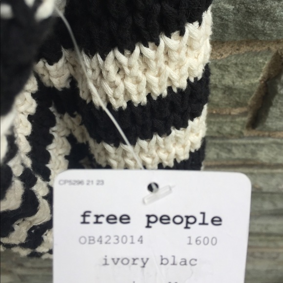 Free People At The Beach Pullover - Picture 4 of 7