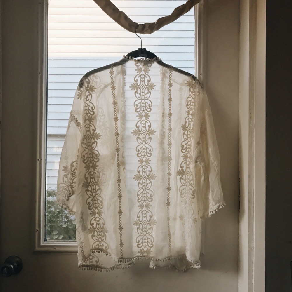 🐇Vintage Lace Forever21 Kimono Shawl 🐇