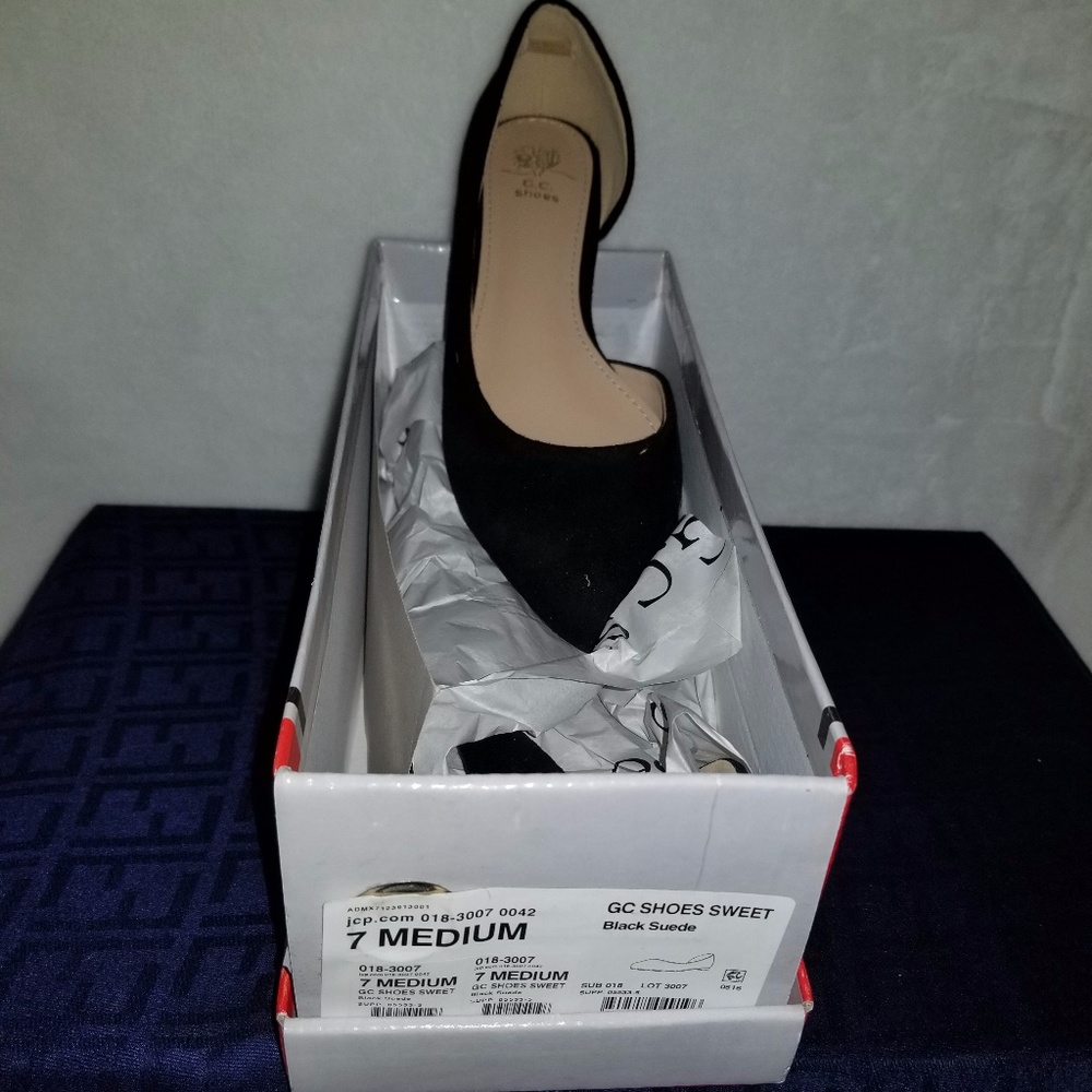 Black suede flat size 7 open side shoe