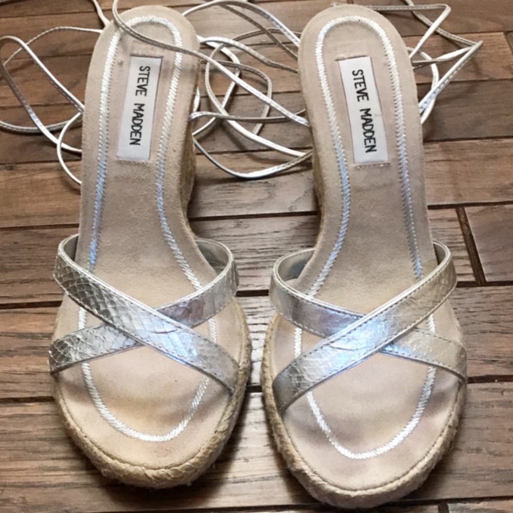 Steve Madden • Tie Up Wedges