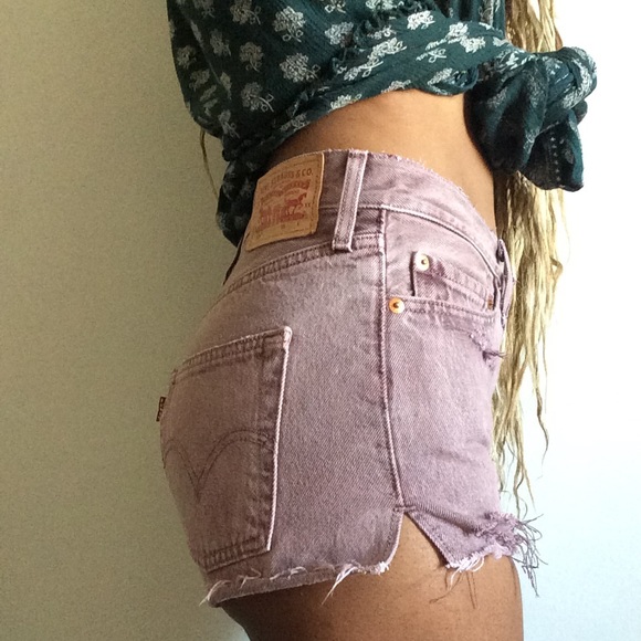 distressed levi cut offs. mid waist