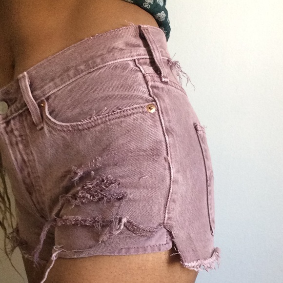 distressed levi cut offs. mid waist
