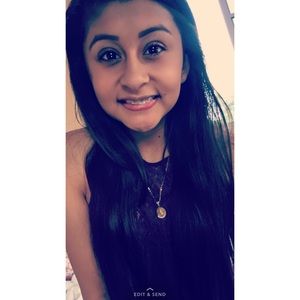 Meet your Posher, Vanesa