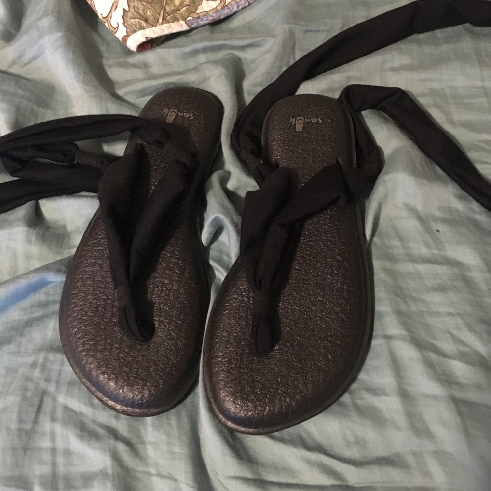 BRAND NEW W/o tags sanuks tie ups