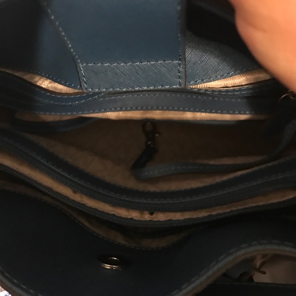 Michael Kors Hamilton Tote - Picture 3 of 7