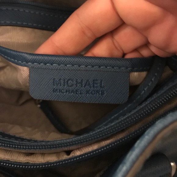 Michael Kors Hamilton Tote - Picture 5 of 7