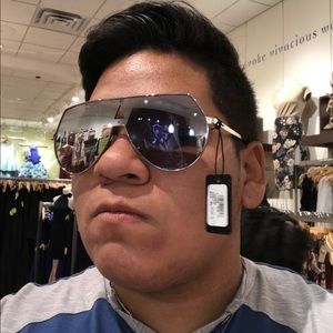 Meet your Posher, Jonathan