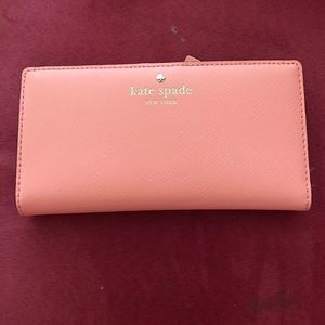 Beautiful Kate Spade wallet. today only sale!!!!