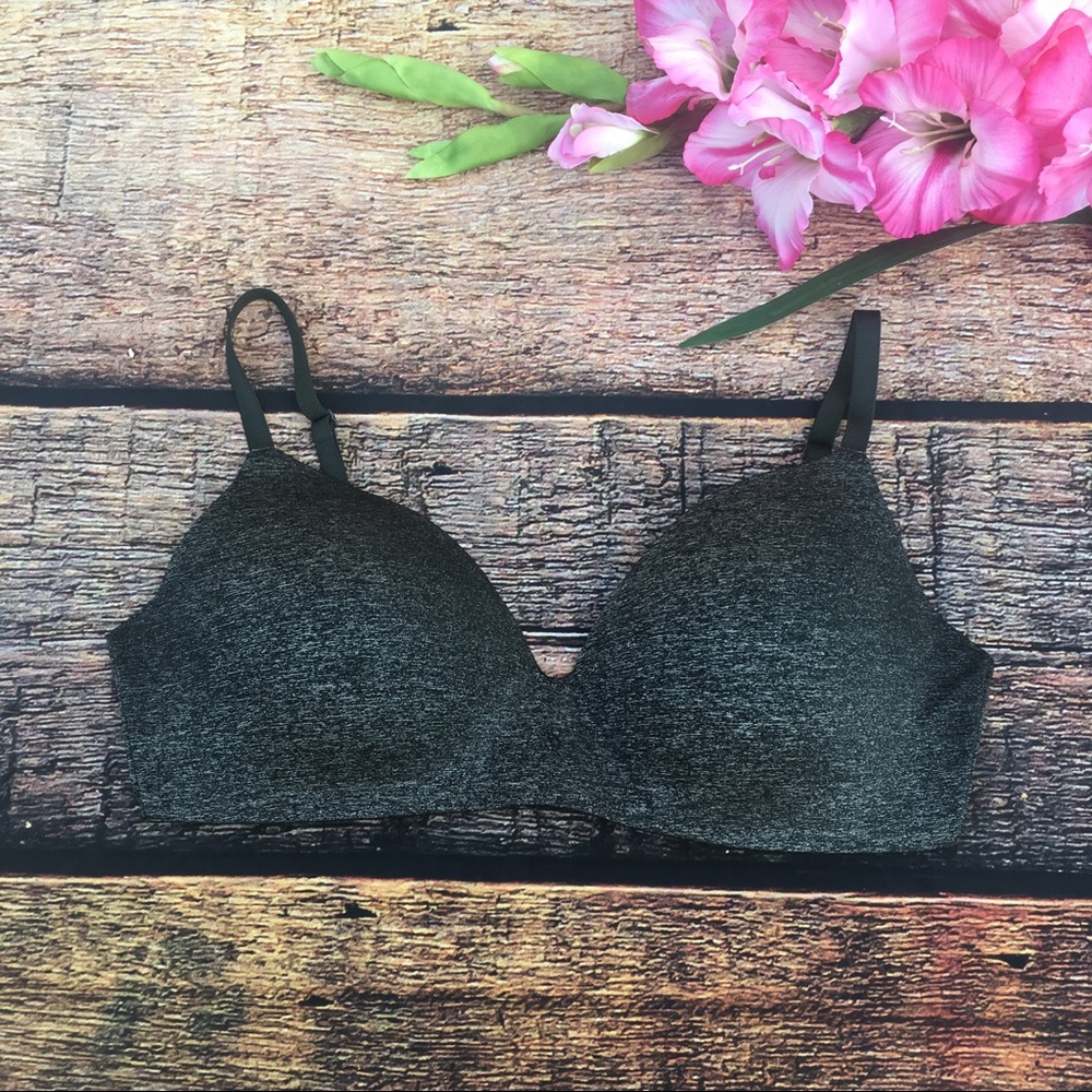 Victoria's Secret No-Wire Gray Bra Size 38C