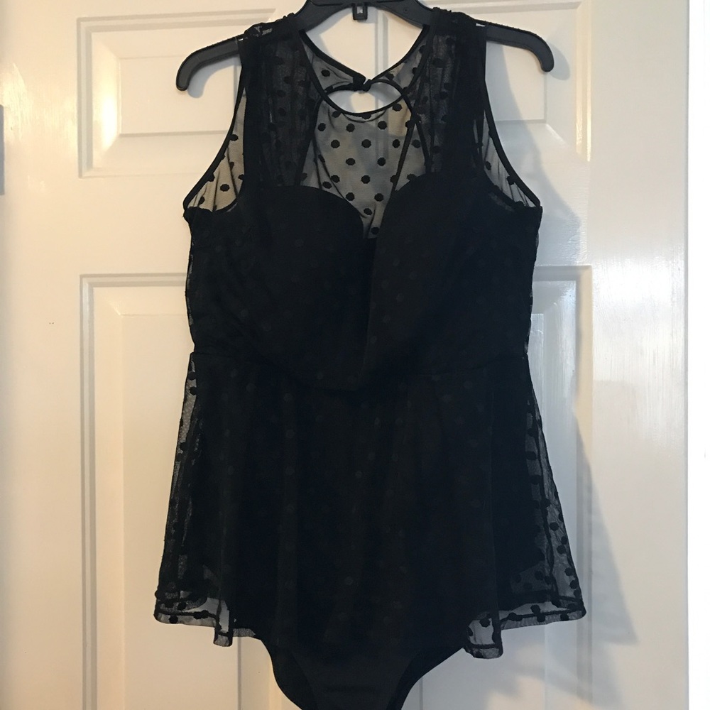 New-torrid polkadot bathing suit size 2