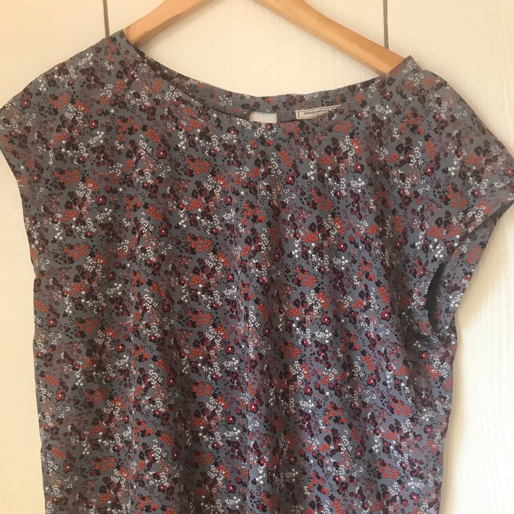 Cute floral printed blouse