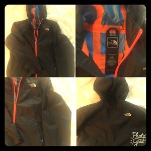 Boys Norh Face windbreaker jacket