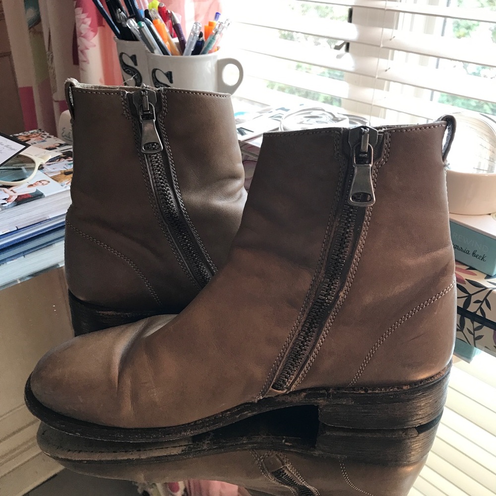 john fluevog boots